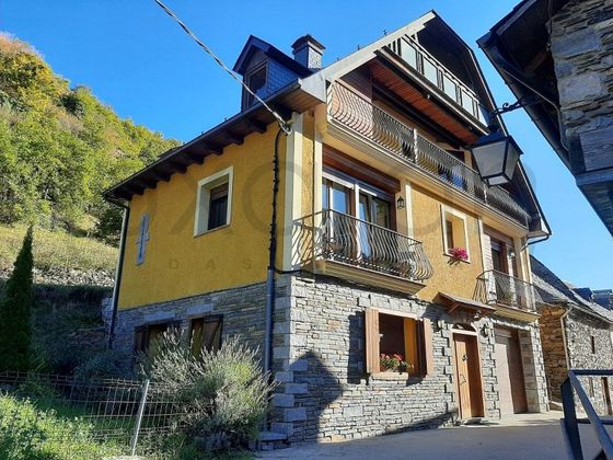 Foto 1 de Casa en venda a Bòrdes, es de 4 habitacions amb garatge i balcó