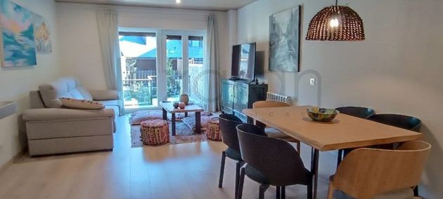 Foto 2 de Pis en lloguer a calle Carrèr Frederic Mistral de 3 habitacions amb terrassa i calefacció