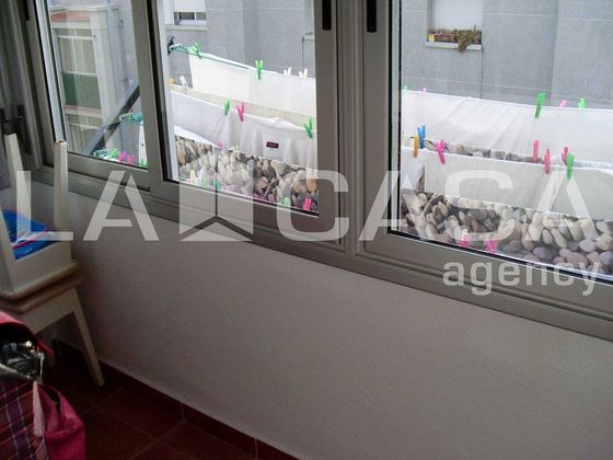 Foto 2 de Piso en venta en Can Feu - Can Gambús - Hostafrancs de 4 habitaciones con balcón y aire acondicionado