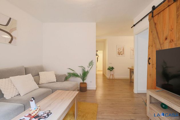 Foto 2 de Piso en venta en Sants-Badal de 2 habitaciones con balcón y aire acondicionado