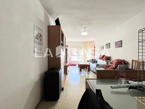 Foto 2 de Piso en venta en Artigas - Llefià de 3 habitaciones con balcón y calefacción