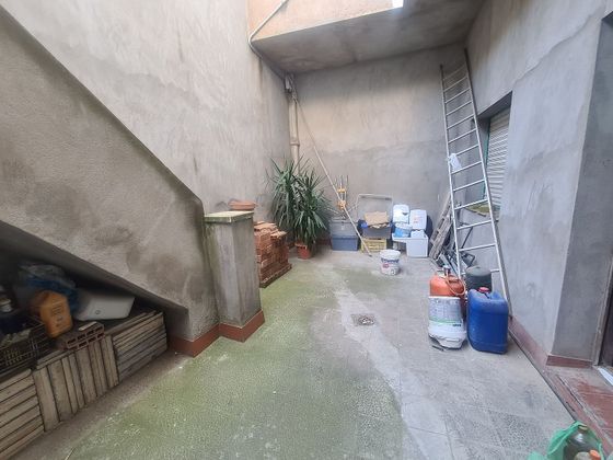 Foto 2 de Local en venda a calle Girona amb terrassa i garatge