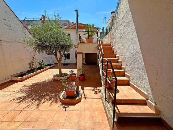 Foto 2 de Casa adossada en venda a Sant Pere Nord de 3 habitacions amb terrassa i garatge