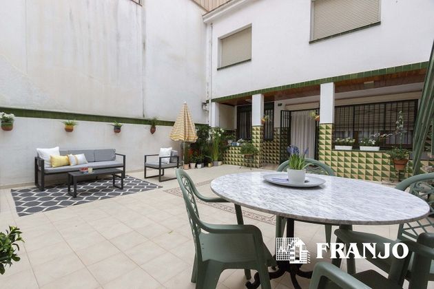Foto 1 de Casa en venda a Centre - Eixample – Can Llobet – Can Serra de 6 habitacions amb terrassa i jardí
