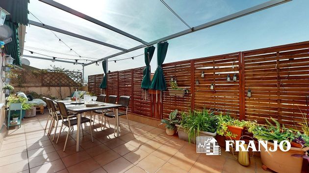 Foto 1 de Ático en venta en Centre - Eixample – Can Llobet – Can Serra de 4 habitaciones con terraza y aire acondicionado