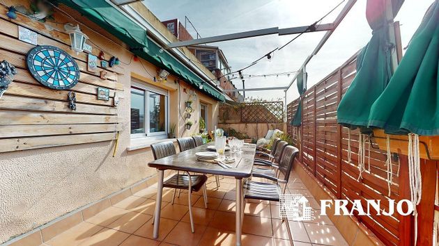 Foto 2 de Ático en venta en Centre - Eixample – Can Llobet – Can Serra de 4 habitaciones con terraza y aire acondicionado