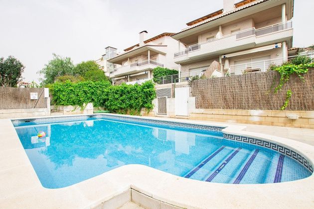 Foto 1 de Casa en venda a calle De la Creu Roja de 4 habitacions amb terrassa i piscina