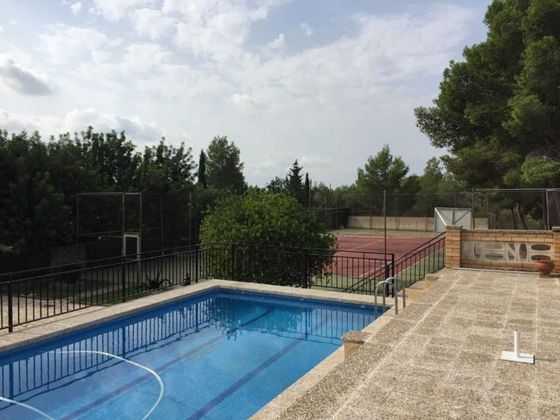 Foto 2 de Xalet en venda a Roquetes de 3 habitacions amb piscina i garatge