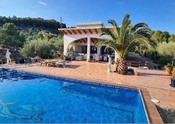Foto 1 de Chalet en venta en Perelló, el (Tar) de 5 habitaciones con terraza y piscina