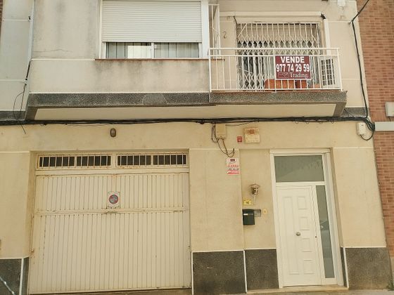 Foto 1 de Casa adossada en venda a calle Bussó de 4 habitacions amb terrassa i garatge