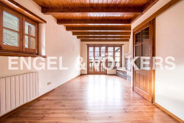 Foto 2 de Casa adossada en venda a Vielha e Mijaran de 3 habitacions amb garatge