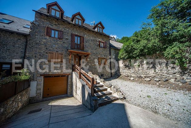 Foto 1 de Chalet en venta en Vielha e Mijaran de 3 habitaciones con terraza y garaje