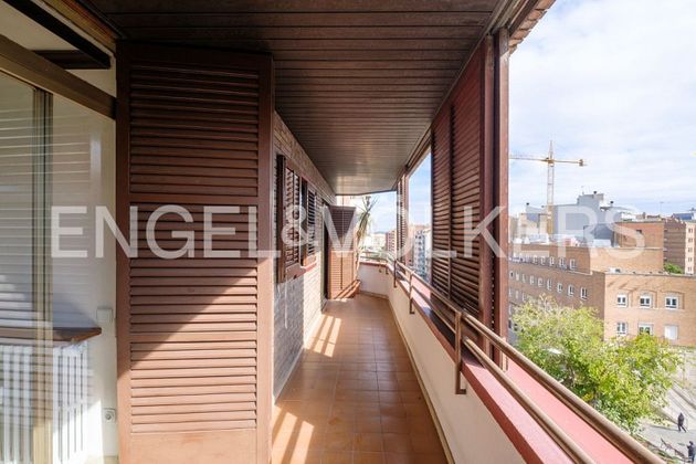 Foto 1 de Piso en venta en Príncep de Viana - Clot -Xalets Humbert Torres de 4 habitaciones con terraza y garaje