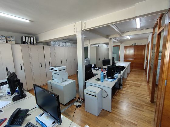 Foto 1 de Oficina en alquiler en Barri del Centre de 90 m²
