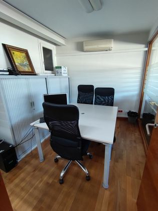 Foto 2 de Oficina en alquiler en Barri del Centre de 90 m²