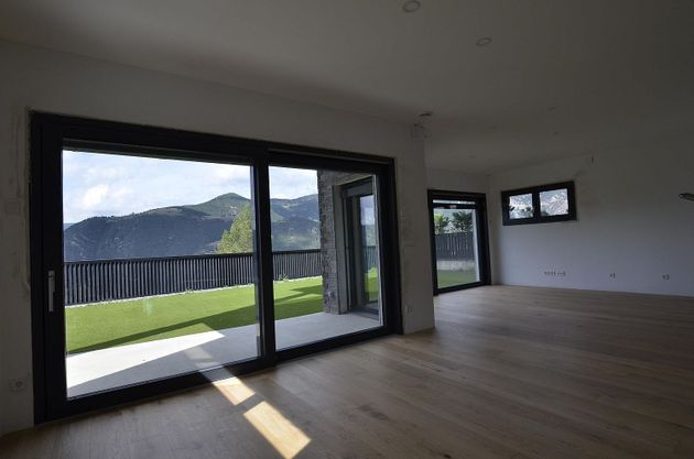 Foto 2 de Casa en venda a Juverri de 4 habitacions amb terrassa i garatge