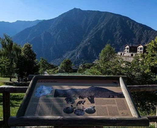 Foto 1 de Casa adossada en venda a Andorra la Vella de 4 habitacions amb terrassa