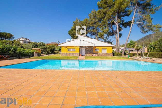 Foto 1 de Casa en venda a Sentmenat de 4 habitacions amb terrassa i piscina