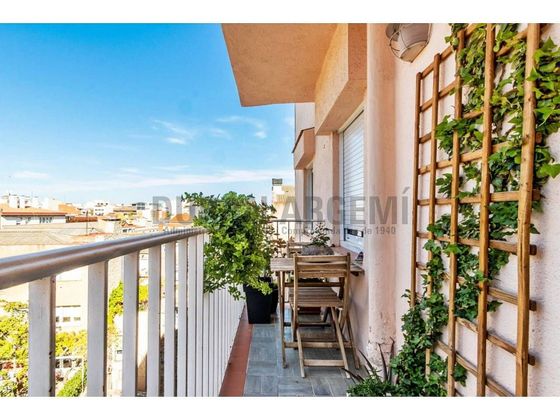 Foto 1 de Piso en venta en Ca n'Aurell de 4 habitaciones con balcón y aire acondicionado