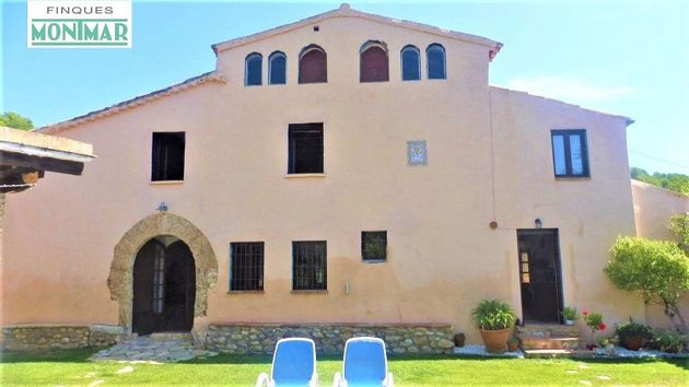 Foto 1 de Casa rural en venda a Torrelles de Foix de 5 habitacions amb piscina i garatge