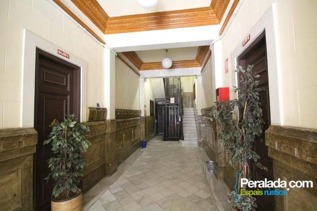 Foto 2 de Pis en venda a calle De Villarroel de 3 habitacions amb balcó i ascensor