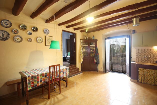 Foto 2 de Venta de casa rural en calle Figueres de 3 habitaciones con terraza y balcón