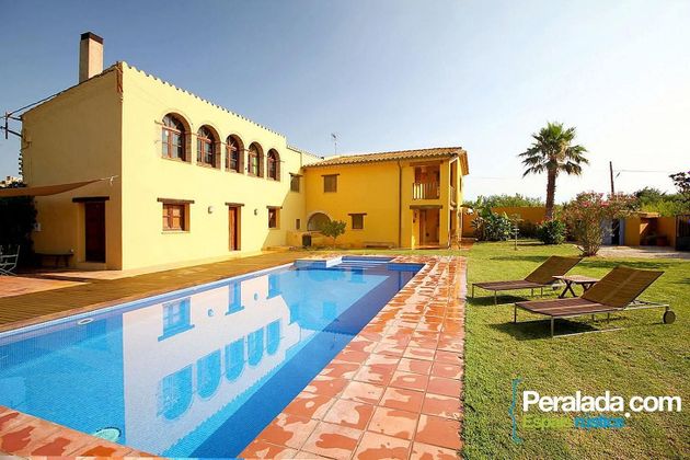 Foto 1 de Casa rural en venda a Cabanes (Girona) de 4 habitacions amb terrassa i piscina