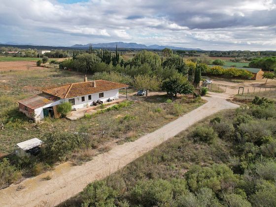 Foto 2 de Casa en venta en Cabanes (Girona) de 7 habitaciones con piscina y jardín