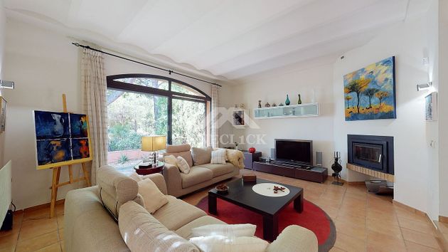 Foto 2 de Casa en venda a calle De Les Mèlies de 4 habitacions amb terrassa i piscina