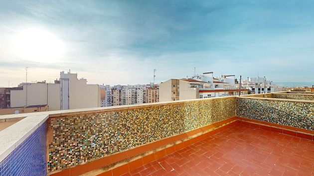 Foto 2 de Àtic en venda a calle Prat de la Riba de 4 habitacions amb terrassa i aire acondicionat