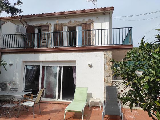 Foto 1 de Casa en venta en Els Pins - Politur de 3 habitaciones con terraza y jardín