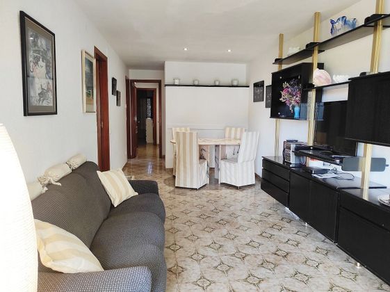 Foto 2 de Venta de piso en Platja Llarga de 4 habitaciones con terraza y muebles