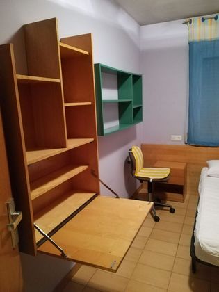 Foto 2 de Pis en lloguer a El Sucre-Universitat de 4 habitacions amb mobles i calefacció