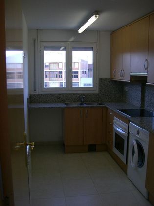 Foto 2 de Venta de piso en Santa Clara-Caputxins-Hospital de 2 habitaciones con garaje y ascensor