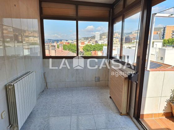 Foto 1 de Piso en venta en Centre - Santa Coloma de Gramanet de 2 habitaciones con terraza y aire acondicionado