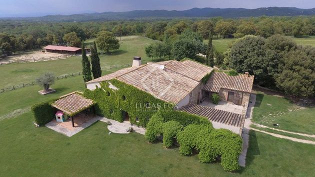 Foto 1 de Casa rural en venda a Cassà de la Selva de 5 habitacions amb terrassa i piscina