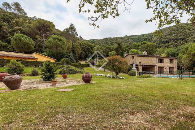 Foto 2 de Casa rural en venda a Porqueres de 11 habitacions amb terrassa i piscina