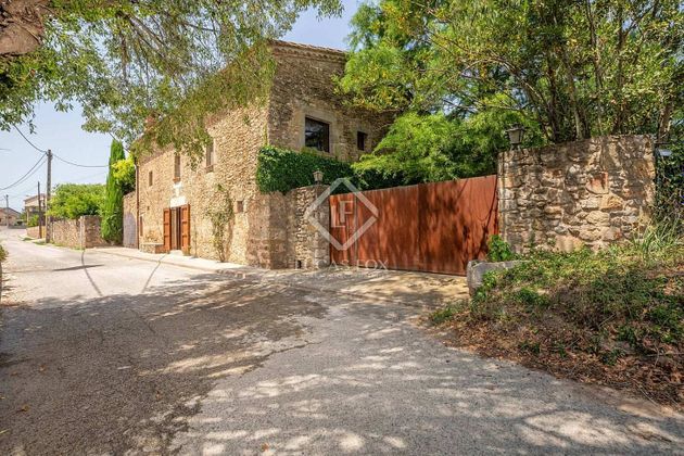 Foto 1 de Casa rural en venta en Flaçà de 4 habitaciones con terraza y piscina