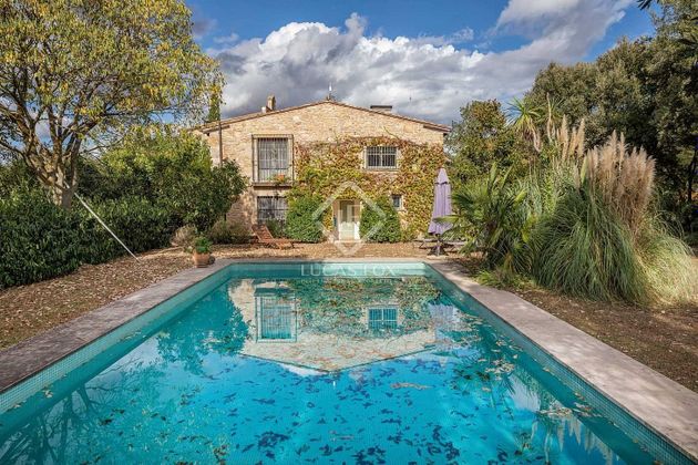 Foto 2 de Casa rural en venda a Fontcoberta de 7 habitacions amb terrassa i piscina