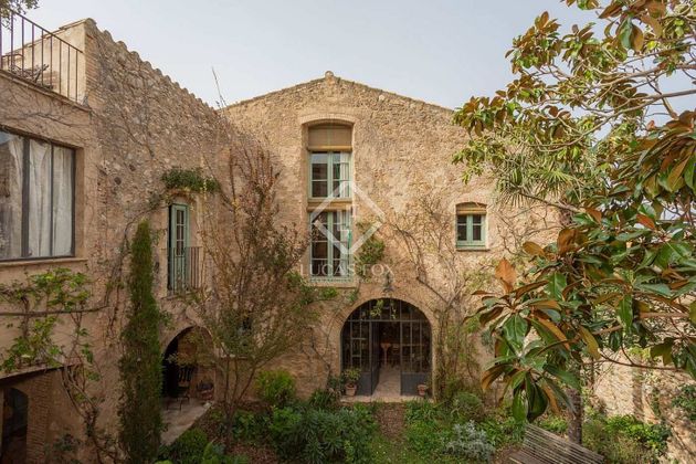 Foto 1 de Venta de casa en Garrigàs de 7 habitaciones con terraza y jardín