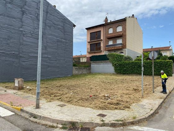 Foto 1 de Terreno en venta en calle Joan Miró de 144 m²