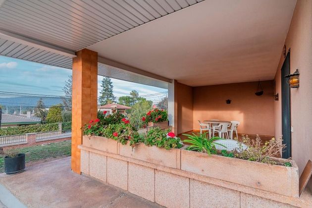 Foto 2 de Xalet en venda a calle Del Pirineu de 5 habitacions amb terrassa i piscina