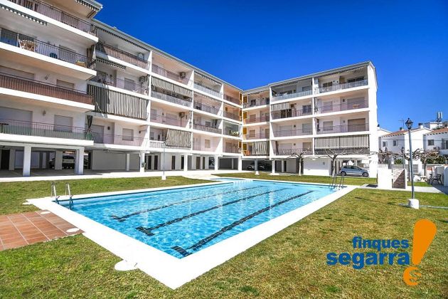 Foto 1 de Alquiler de piso en Costa Daurada - Sant Gaietà de 2 habitaciones con terraza y piscina
