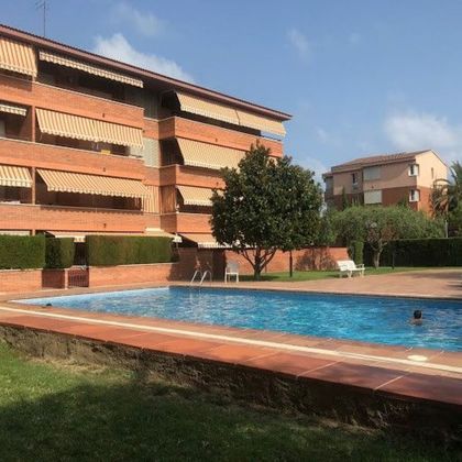 Foto 1 de Pis en venda a calle Guerau de Liost de 3 habitacions amb terrassa i piscina