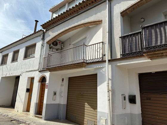 Foto 1 de Casa adossada en venda a El Castell de Cubelles de 4 habitacions amb terrassa i garatge