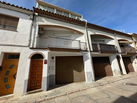 Foto 2 de Venta de casa adosada en El Castell de Cubelles de 4 habitaciones con terraza y garaje