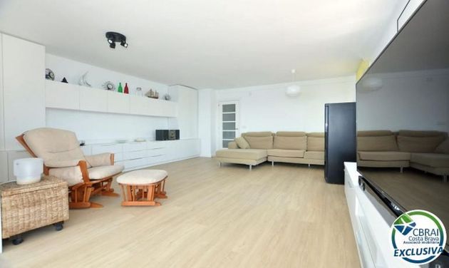 Foto 2 de Venta de piso en Port Esportiu - Puig Rom - Canyelles de 2 habitaciones con terraza y garaje