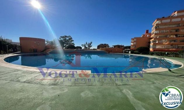 Foto 1 de Venta de piso en Els Grecs - Mas Oliva de 2 habitaciones con terraza y piscina