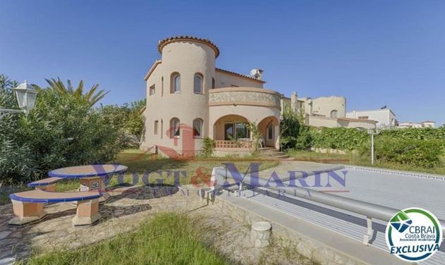Foto 1 de Xalet en venda a Sant Pere Pescador de 2 habitacions amb terrassa i piscina