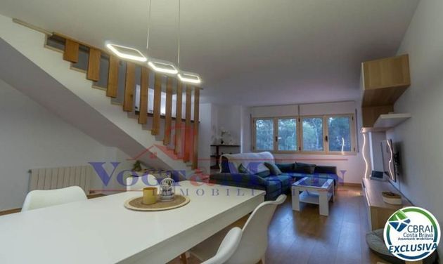Foto 1 de Piso en venta en Parc Bosc - Castell de 3 habitaciones con terraza y garaje